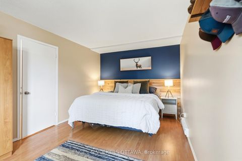 Photo 10 at 122 Salter Crescent, Beaverbrook, Kanata