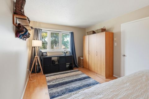 Photo 11 at 122 Salter Crescent, Beaverbrook, Kanata