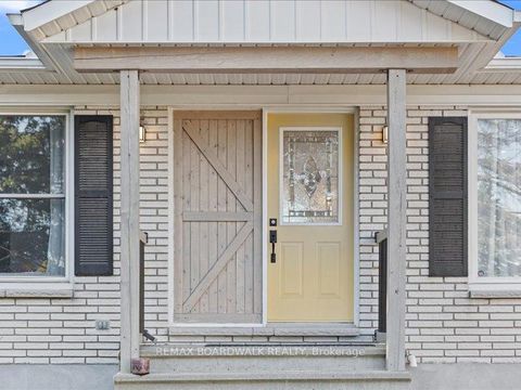 Photo 2 at 2462 Dunning Road, Cumberland West, Orleans