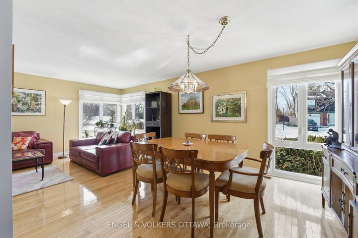 Photo 13 at 113 Benlea Drive, Nepean (Tanglewood), Ottawa