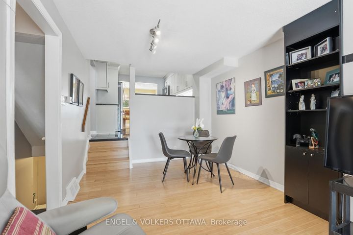 Photo 22 at 113 Benlea Drive, Nepean (Tanglewood), Ottawa