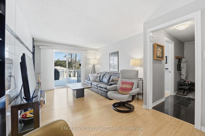 Photo 23 at 113 Benlea Drive, Nepean (Tanglewood), Ottawa