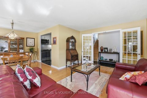 Photo 10 at 113 Benlea Drive, Nepean (Tanglewood), Ottawa