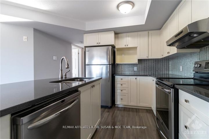 Photo 4 at 8 - 565 Stonefield Private, Nepean (Barrhaven East), Ottawa