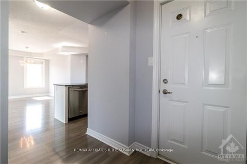 Photo 3 at 8 - 565 Stonefield Private, Nepean (Barrhaven East), Ottawa