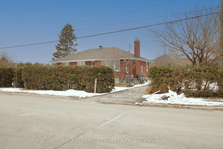 Photo 1 at 45 Capilano Drive, Nepean (City View/Skyline/Fisher Heights/Parkwood Hills), Ottawa