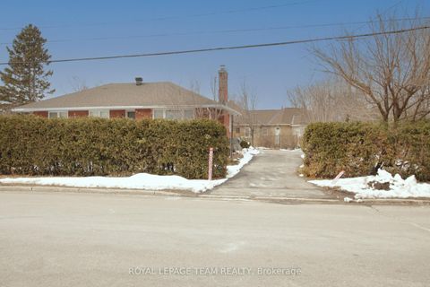 Photo 2 at 45 Capilano Drive, Nepean (City View/Skyline/Fisher Heights/Parkwood Hills), Ottawa