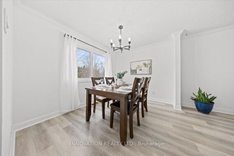 Photo 3 at 30 Fernbrook Place, Emerald Meadows/Trailwest, Kanata