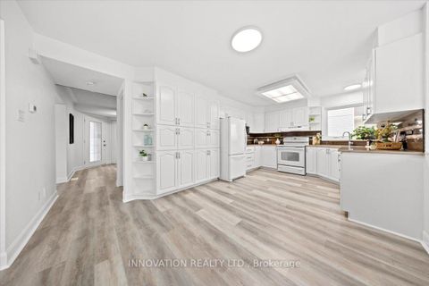 Photo 6 at 30 Fernbrook Place, Emerald Meadows/Trailwest, Kanata