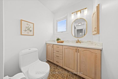 Photo 17 at 30 Fernbrook Place, Emerald Meadows/Trailwest, Kanata