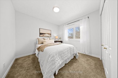 Photo 20 at 30 Fernbrook Place, Emerald Meadows/Trailwest, Kanata
