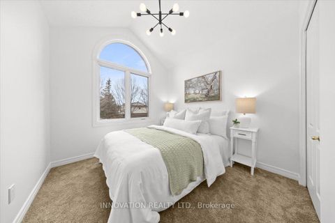 Photo 21 at 30 Fernbrook Place, Emerald Meadows/Trailwest, Kanata