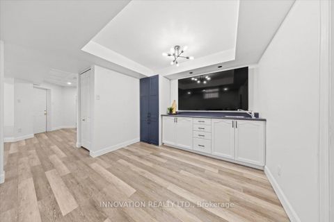 Photo 23 at 30 Fernbrook Place, Emerald Meadows/Trailwest, Kanata