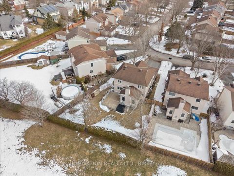 Photo 29 at 30 Fernbrook Place, Emerald Meadows/Trailwest, Kanata