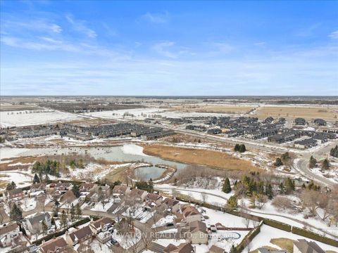 Photo 32 at 30 Fernbrook Place, Emerald Meadows/Trailwest, Kanata