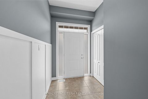 Photo 4 at 630 Moorpark Avenue, Emerald Meadows/Trailwest, Kanata