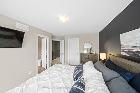 Photo 25 at 630 Moorpark Avenue, Emerald Meadows/Trailwest, Kanata