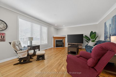 Photo 17 at 85 Woliston Crescent, Morgan's Grant/South March, Kanata