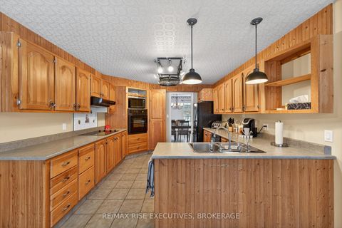 Photo 9 at 8 New Street, Rideau Lakes (Newboro) Twp, Rideau Lakes