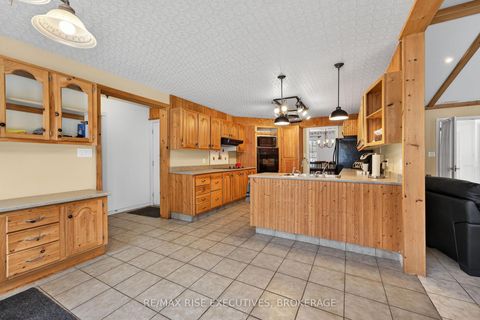 Photo 12 at 8 New Street, Rideau Lakes (Newboro) Twp, Rideau Lakes