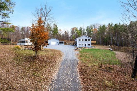 Photo 1 at 946 French Line Road, Lanark Highlands (Darling) Twp, Lanark Highlands