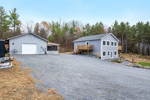Photo 3 at 946 French Line Road, Lanark Highlands (Darling) Twp, Lanark Highlands
