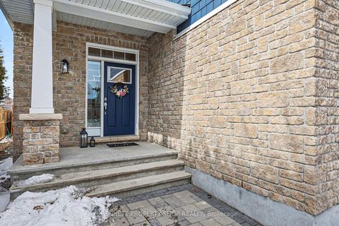 Photo 1 at 146 Tapadero Avenue, Emerald Meadows/Trailwest, Kanata