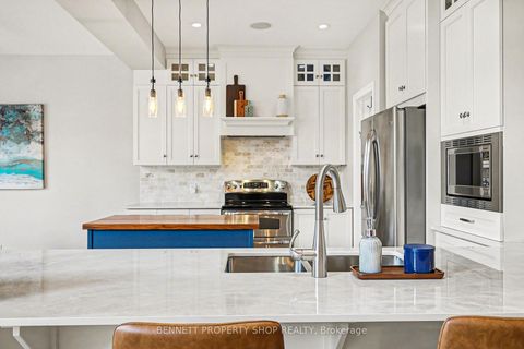 Photo 8 at 146 Tapadero Avenue, Emerald Meadows/Trailwest, Kanata