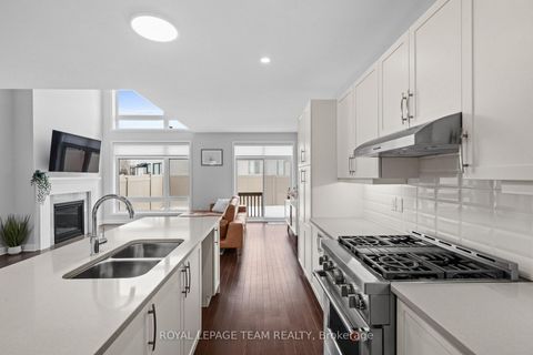 Photo 5 at 539 Honeylocust Avenue, Emerald Meadows/Trailwest, Kanata