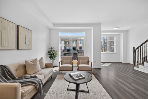 Photo 7 at 21 Caspian Row, Emerald Meadows/Trailwest, Kanata