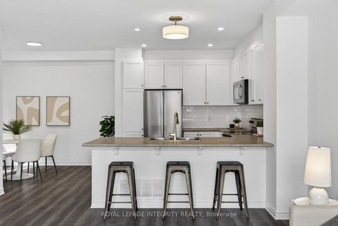 Photo 9 at 21 Caspian Row, Emerald Meadows/Trailwest, Kanata