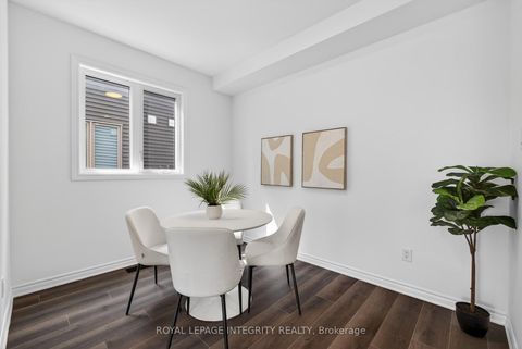 Photo 12 at 21 Caspian Row, Emerald Meadows/Trailwest, Kanata