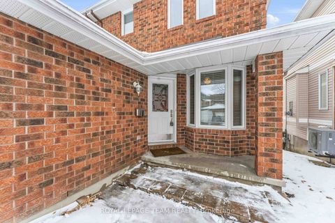 Photo 1 at 27 Highmont Court, Kanata Lakes/Heritage Hills, Kanata