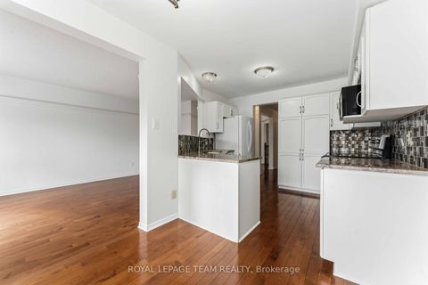 Photo 11 at 27 Highmont Court, Kanata Lakes/Heritage Hills, Kanata