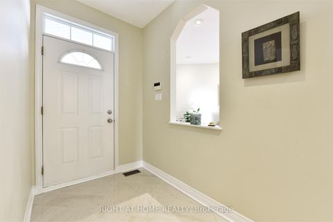 Photo 3 at 20 EVANSHEN Crescent, Kanata Lakes/Heritage Hills, Kanata