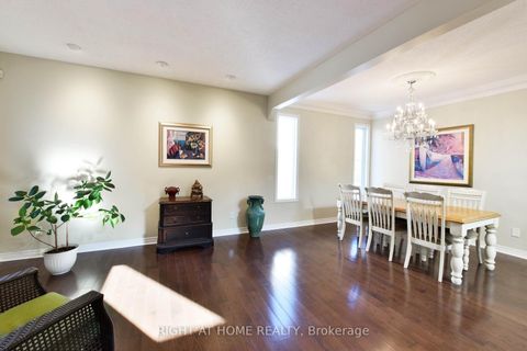 Photo 4 at 20 EVANSHEN Crescent, Kanata Lakes/Heritage Hills, Kanata