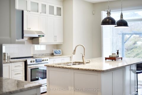 Photo 10 at 20 EVANSHEN Crescent, Kanata Lakes/Heritage Hills, Kanata