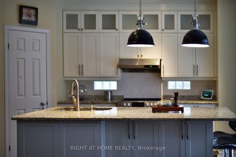 Photo 15 at 20 EVANSHEN Crescent, Kanata Lakes/Heritage Hills, Kanata