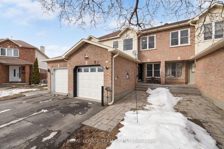 Photo 1 at 29 Grenadier Way, Nepean (Longfields), Ottawa