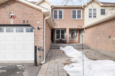 Photo 2 at 29 Grenadier Way, Nepean (Longfields), Ottawa