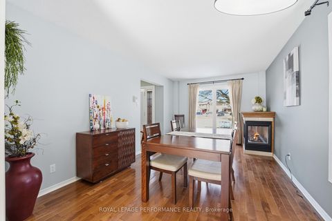 Photo 6 at 1682 Barrington Street, Chateauneuf, Orleans