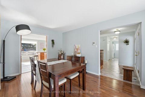 Photo 7 at 1682 Barrington Street, Chateauneuf, Orleans