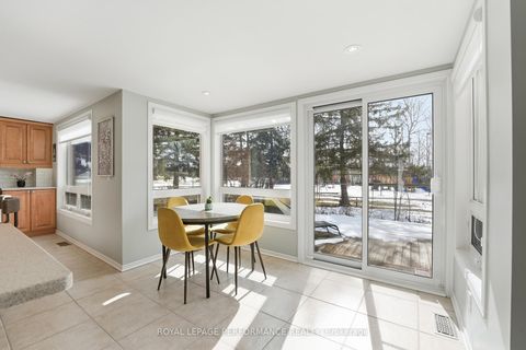 Photo 13 at 1682 Barrington Street, Chateauneuf, Orleans