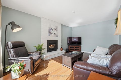 Photo 16 at 1682 Barrington Street, Chateauneuf, Orleans