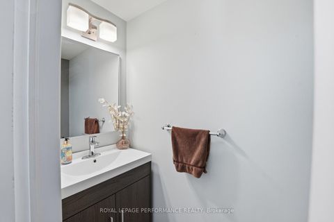 Photo 19 at 1682 Barrington Street, Chateauneuf, Orleans