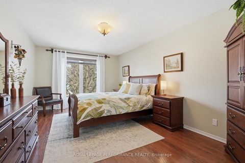 Photo 21 at 1682 Barrington Street, Chateauneuf, Orleans