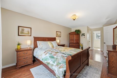 Photo 22 at 1682 Barrington Street, Chateauneuf, Orleans