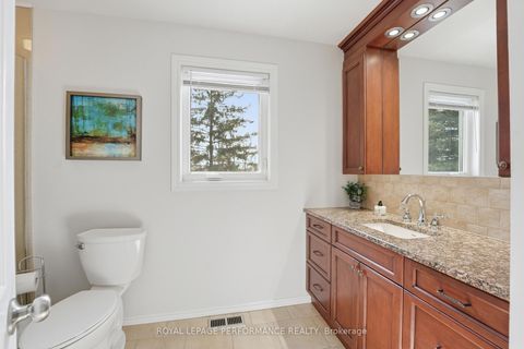 Photo 23 at 1682 Barrington Street, Chateauneuf, Orleans