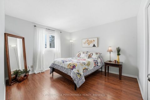 Photo 25 at 1682 Barrington Street, Chateauneuf, Orleans