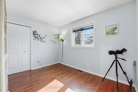 Photo 29 at 1682 Barrington Street, Chateauneuf, Orleans